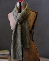 Écharpe tricotée à torsades en fil feutré