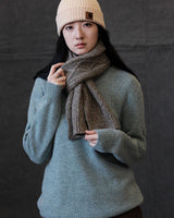 Écharpe tricotée à torsades en fil feutré