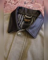 Leather-collar Canvas Work Jacket – close-up of cowhide collar