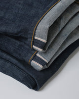 Red-line Selvedge 1950s High-waist Straight Jeans in raw indigo – close-up of red-line selvedge cuff