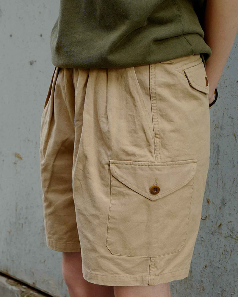 LabourUnion-handmade-clothing-american-retro-vintage-style-menswear-Australian-Army-Buckle-Gurkha-Shorts-khaki-solid-colour-tee