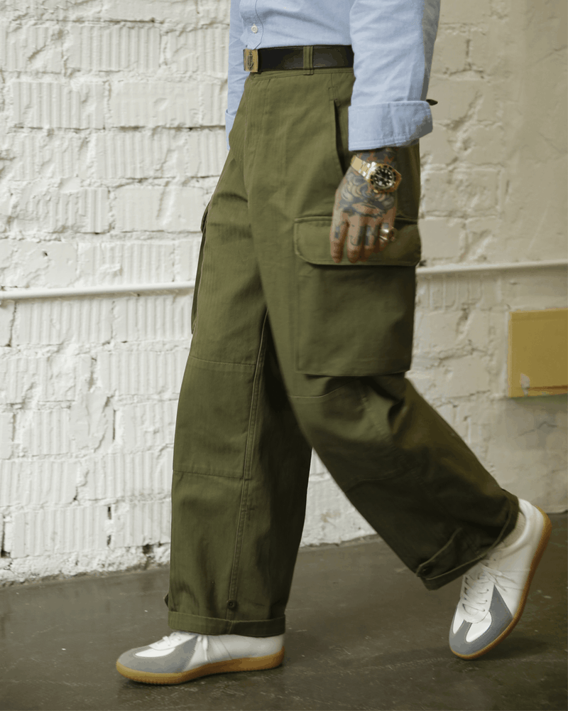 https://labourunion-1986.com/cdn/shop/products/Labourunion_clothing_handemade_american_retro_vintage_style_menswear_bottoms_HBT_French_Army_M47_Cargo_Trouser04_800x.png?v=1600073577